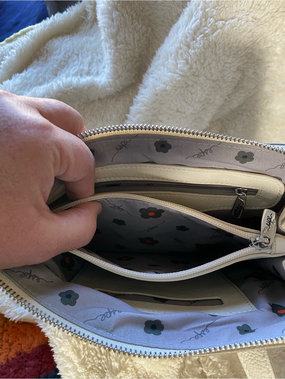 Espe crossbody bag in perfect condition for Spring/Summer - Picture 9 of 14